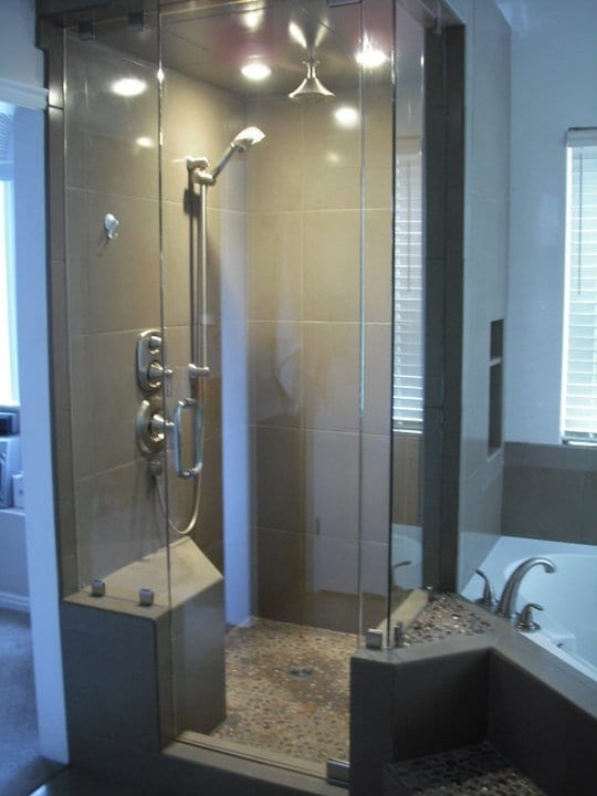 Utah Corner Glass Shower Door and Wall