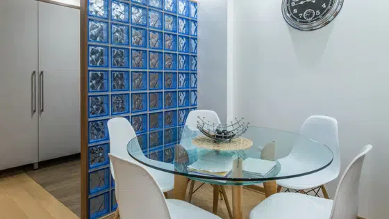 Pros and Cons of Glass Tabletops